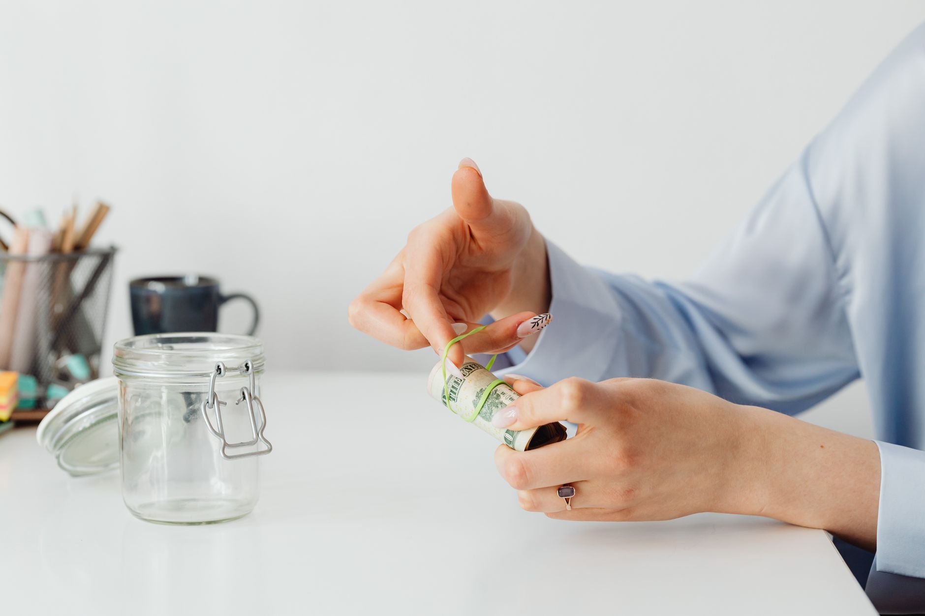 Jak zbudować poduszkę finansową przy nieregularnych dochodach?